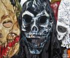İfadeleriyle gece Cadılar Bayramı veya terör kostümleri festivallerinde paniğe neden korkunç üç maskeleri